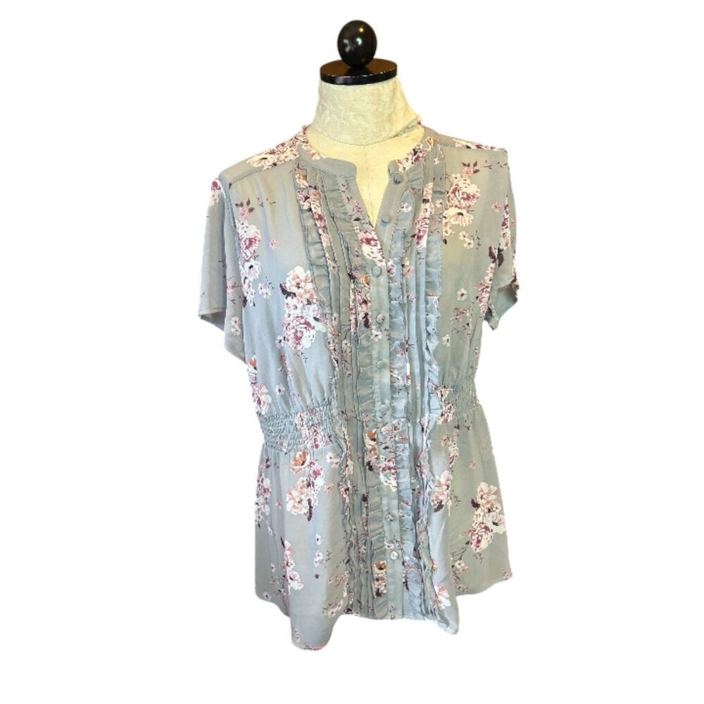 Torrid Top Plus Sz 1 (1X) Short Sleeve Button Down Semi-Sheer Gray Floral Ruffle